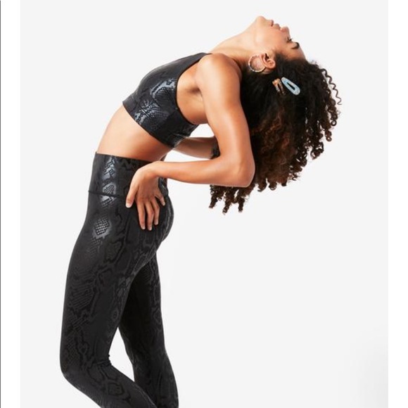 90’Degree Obsidian Snakeskin Foil UpLift Leggings - Picture 3 of 11